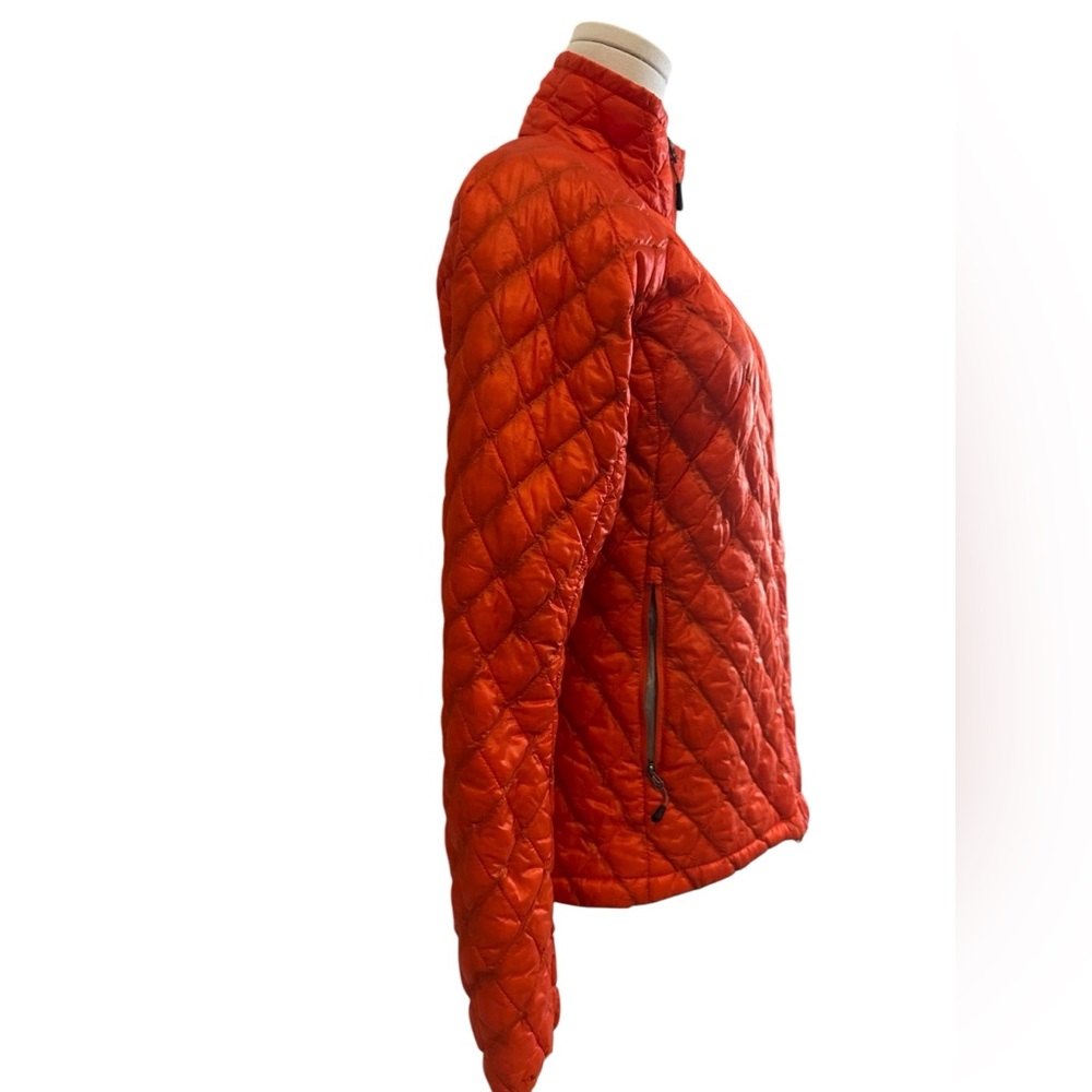 The North Face Women's Bright Orange Puffer Jacket - Picture 11 of 16